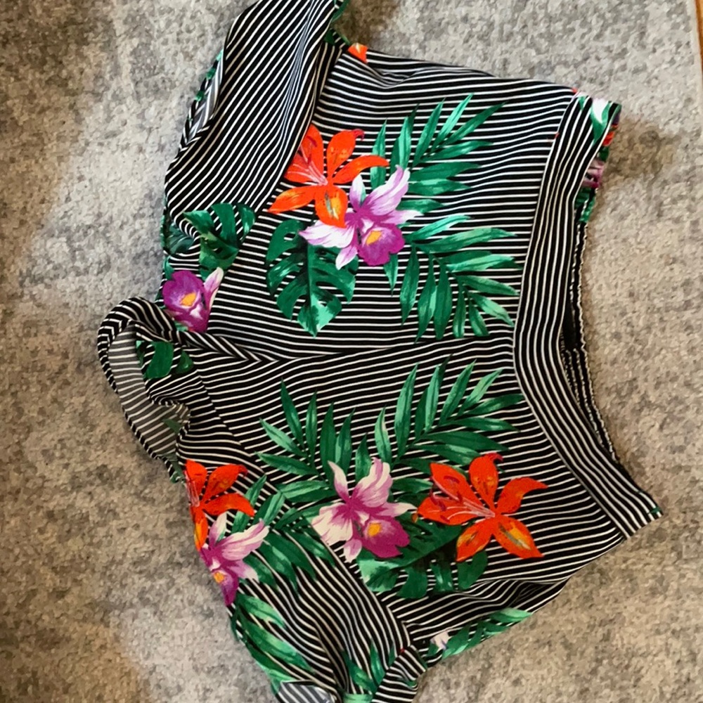 Floral shorts with ruffle hems size 8